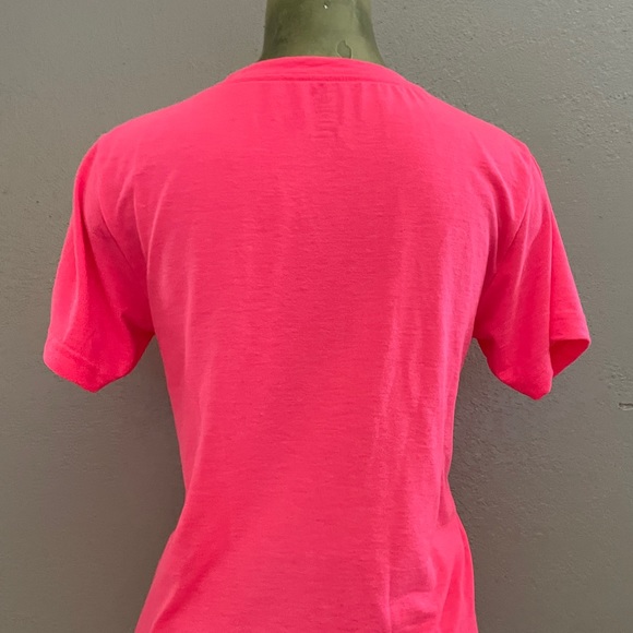 NEON Dayglo Flourescent PINK V-Neck TEE SHIRT Size Small - Picture 6 of 9
